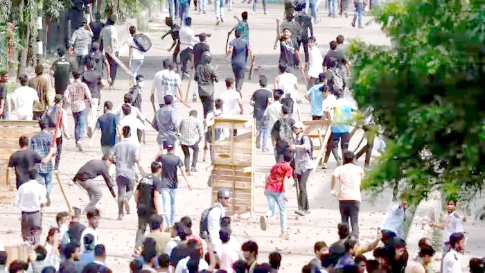 Marudhar Ka Tehlka | बांग्लादेश में पढ़ाई कर रहे करीब 4500 भारतीय छात्र लौटे